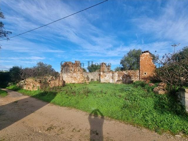 Terreno com projecto aprovado para moradia em Tôr Loulé