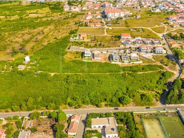 TERRENO COM PROJECTO PARA CONDOMNIO PRIVADO DE 28 MORADIAS EM ALBA.