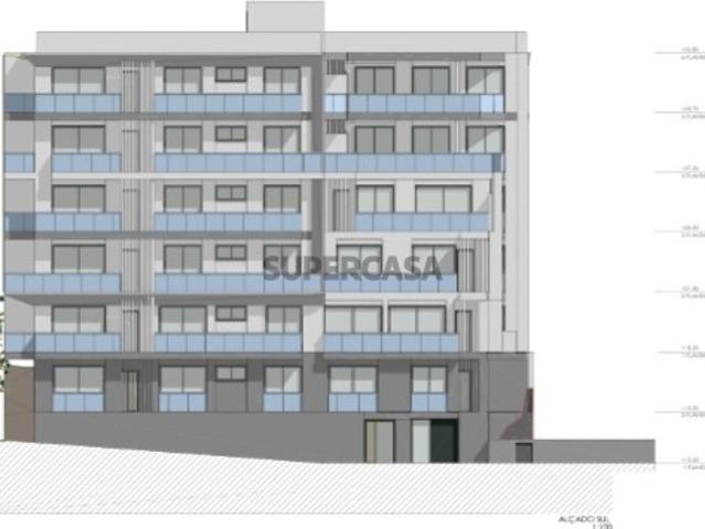 Terreno com Projeto a 400m da Praia Quarteira