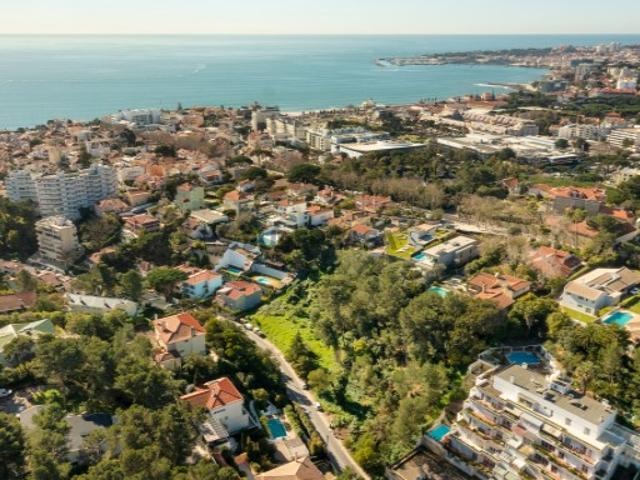 Terreno com projeto aprovado, no Estoril, Cascais