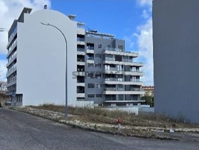 Terreno com Projeto Aprovado, Amadora