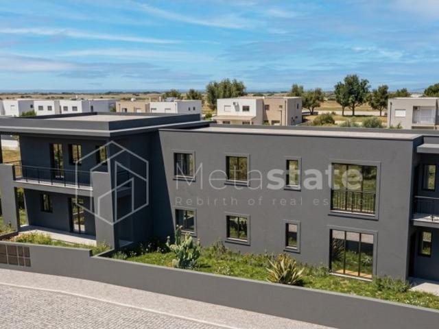 Terreno com Projeto Aprovado Edifício 4 Fogos