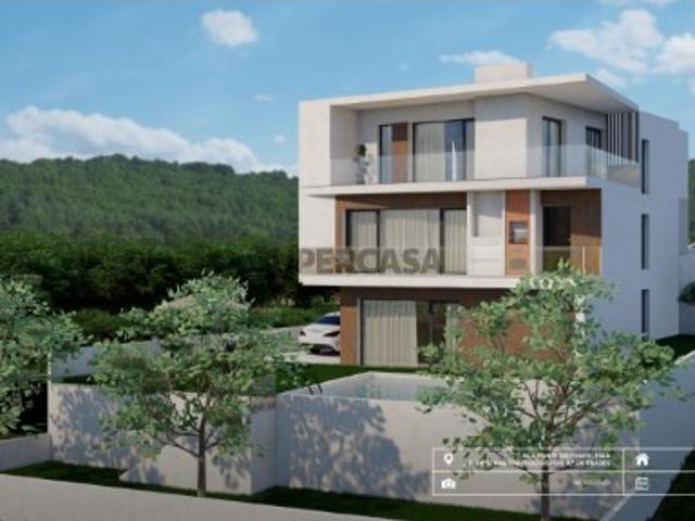 Terreno com projeto aprovado em Fala