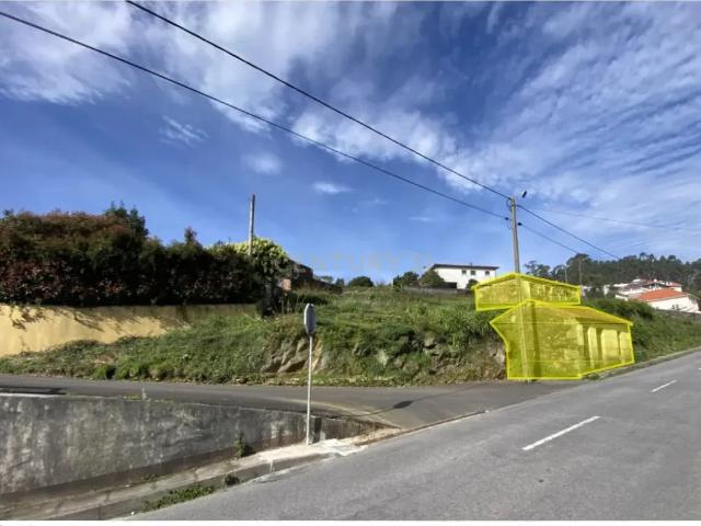 Terreno com Projeto Aprovado para 2 Moradias em Viana do Castelo