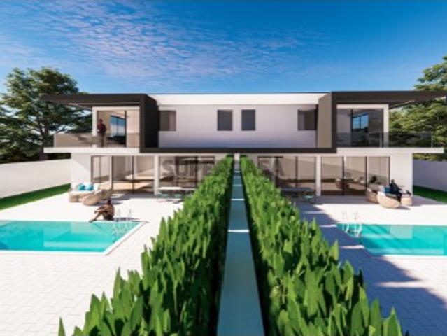 Terreno com projeto aprovado para 2 moradias geminadas