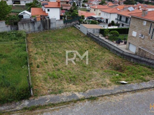TERRENO COM PROJETO APROVADO PARA CONSTRUÇÃO | PENAFIEL | 26084079976