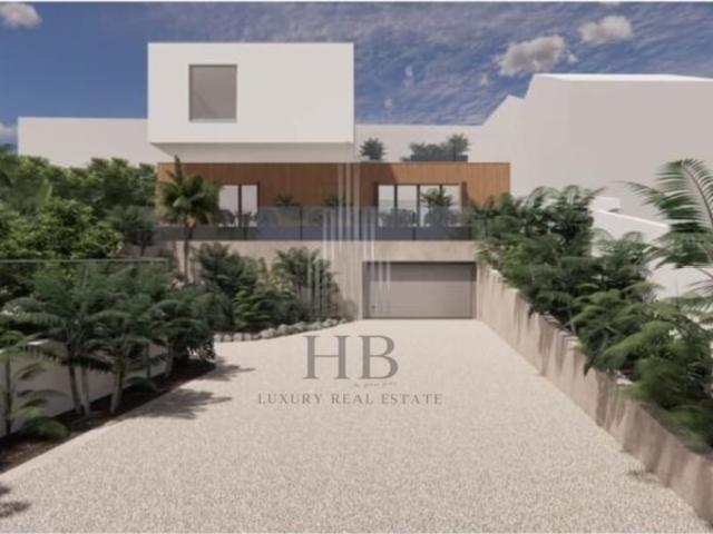 Terreno com Projeto Aprovado para Moradia T3 | Idanha | Belas