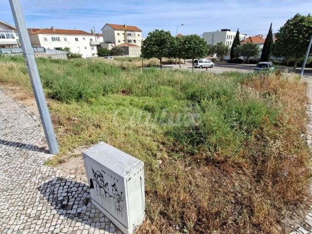 Terreno com Projeto Aprovado para Prédio, na Rebelva, Cascais