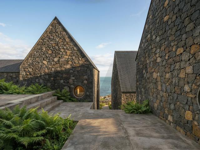 Terreno com Projeto Aprovado – Vista Mar e Montanha no Estreito da Calheta