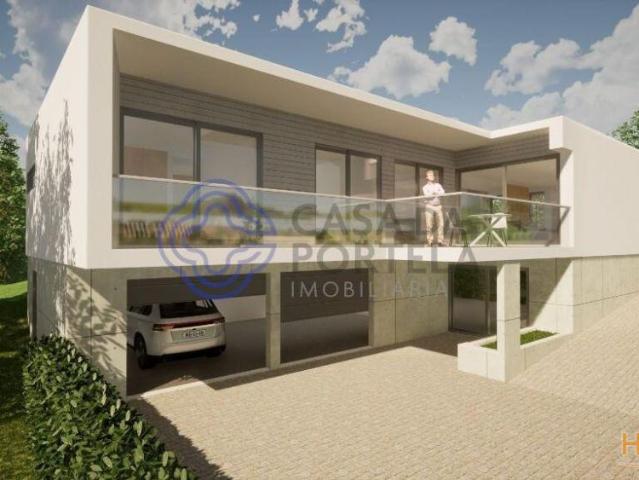 TERRENO COM PROJETO DE CONSTRUÇÃO / MORADIA UNIFAMILIAR EM SERZEDO | 26063627450