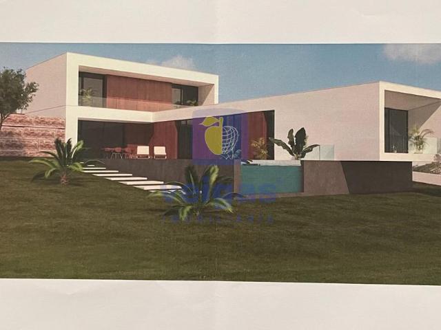 Terreno com Projeto para Moradia T4 com Piscina – Serra da Pescaria, Nazaré