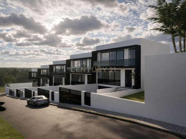 Terreno com Projeto para Moradia em Gaveto – Morreira, Braga