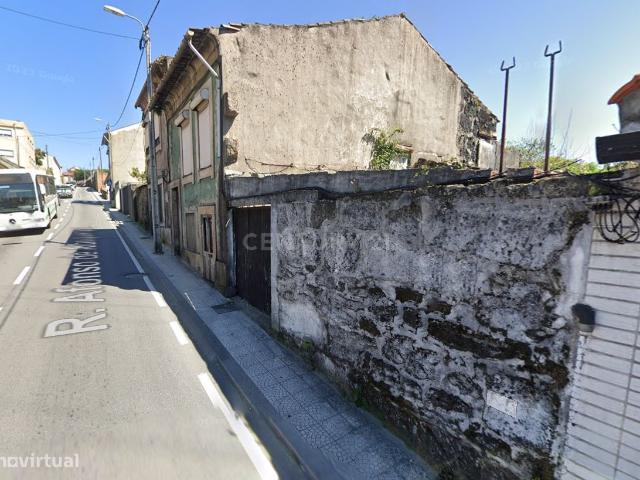 Terreno com runa, em Zona ARU Rio Tinto