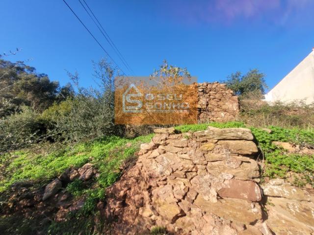 Terreno com Ruína