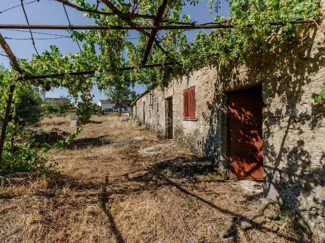Terreno com ruina / Covilhã, Peraboa