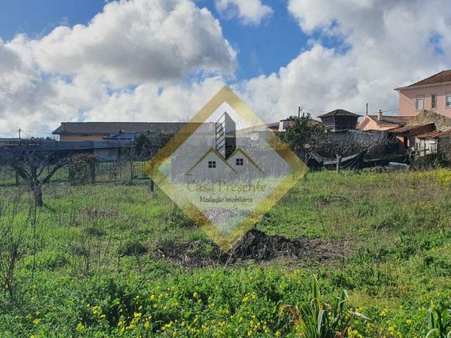 Terreno com ruina, em Pedroso, V.N.Gaia!