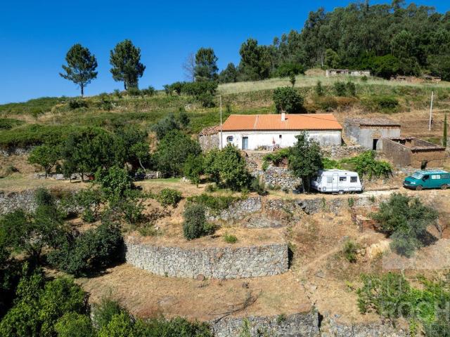 Terreno com ruina em recuperação 132m² Monchique