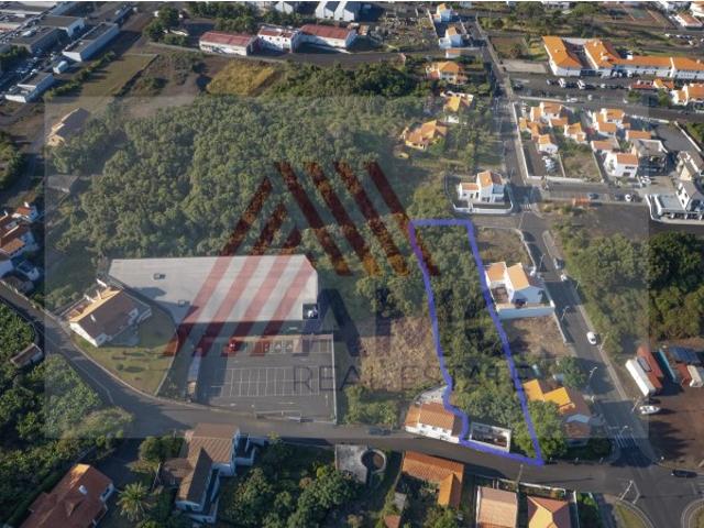 TERRENO COM RUINA NO CENTRO DA VILA MADALENA