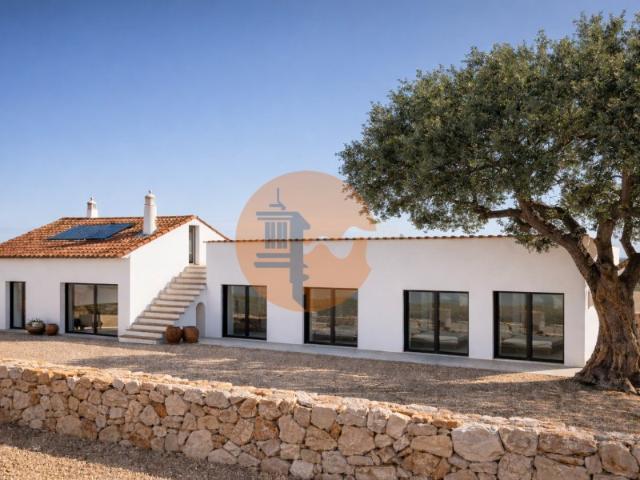 Terreno com ruina para construção de uma moradia T3, curral doa Boieiros, Tavira