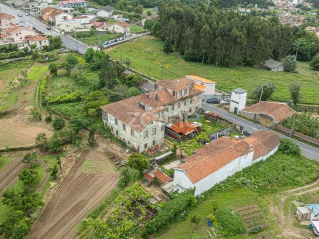 Terreno com ruina para venda em Jovim