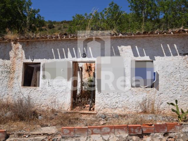 Terreno Com Ruína Situado Em Alte 30m² Alte