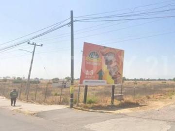 Terreno Comercial a 50mts del Centro Comercial Atlacomulco sobre Jorge Jimenez C
