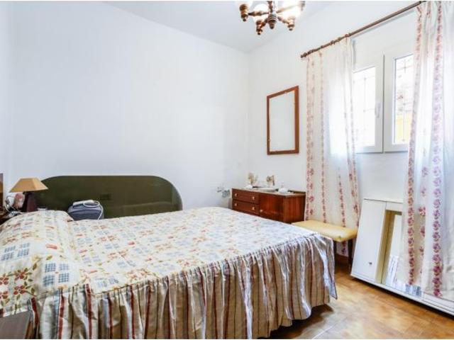 Terreno con 4 casas independientes