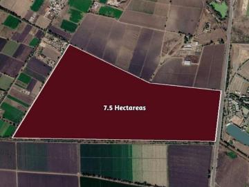 Terreno con uso de suelo Industrial, cerca del Aeropuerto de Querétaro, en venta
