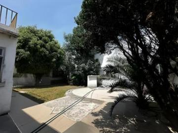 Terreno con uso de suelo para construccion de 8 viviendas y area comercial