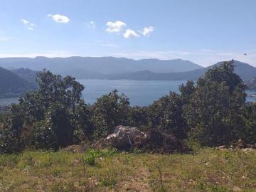 TERRENO CON VISTA AL LAGO