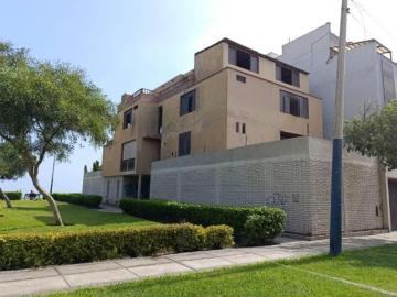 Terreno con Vista al Mar – Frente al Parque Gandhi, San Isidro
