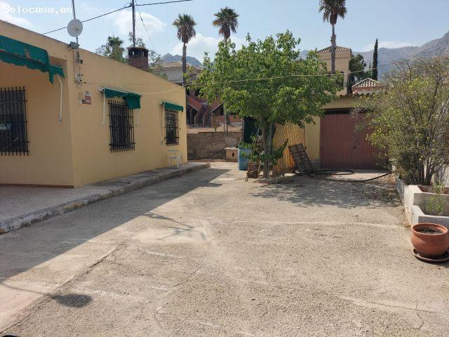 TERRENO CON VIVIENDA EN ZONA JABONEROS DE COX