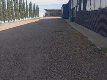 Terreno con Bodega y Oficinas en Venta en Carretera Nuevo Ideal Miguel de Negrete