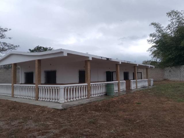 Terreno con casa en venta en Aguirre Montalban DM 8966790