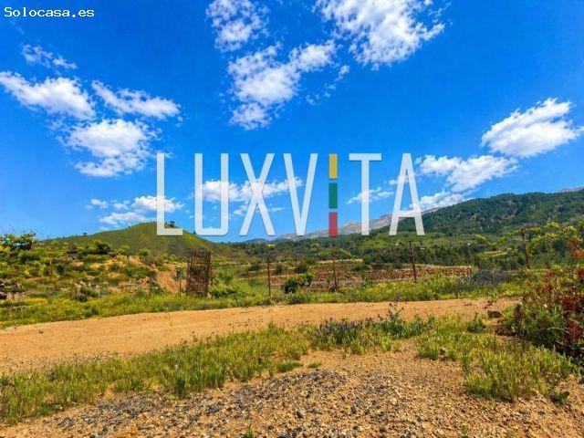 Terreno con Cuevas Únicas y Vistas Increíbles a la Naturaleza