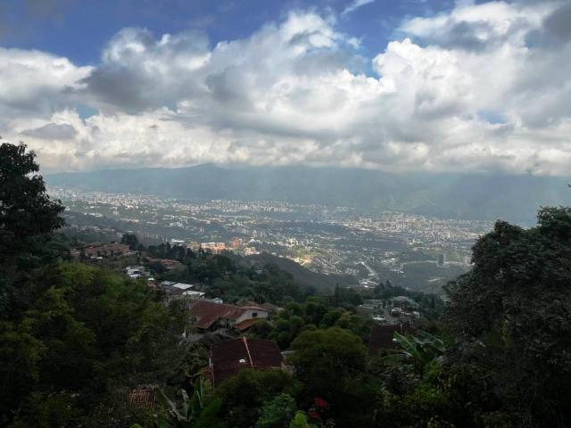 Terreno con espectacular vista en Alto Hatillo