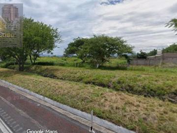 Terreno con EXELENTE UBICACI?N ?