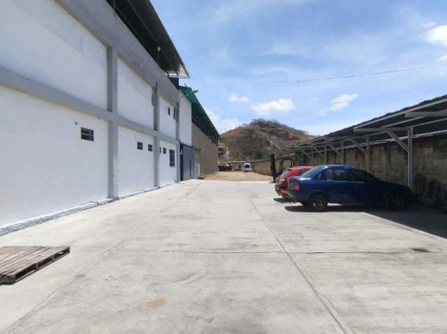 Terreno con Galpón en venta