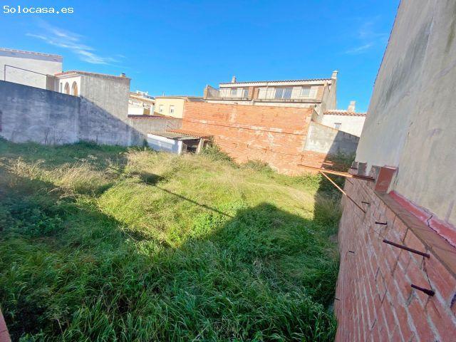 Terreno con posibilidad de construir 2 viviendas