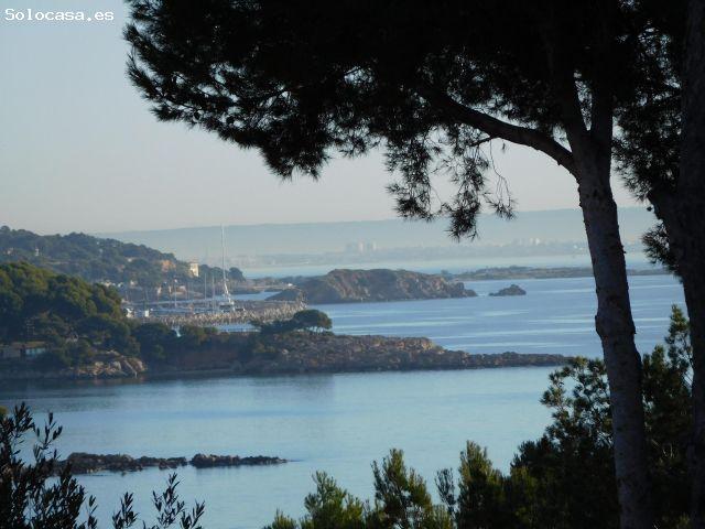 Terreno con posibilidad de construir un chalet unifamiliar con vistas al mar en venta, Palmanova, Ca