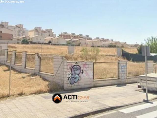 TERRENO CON PROYECTO EN CÁCERES EL VIEJO ?