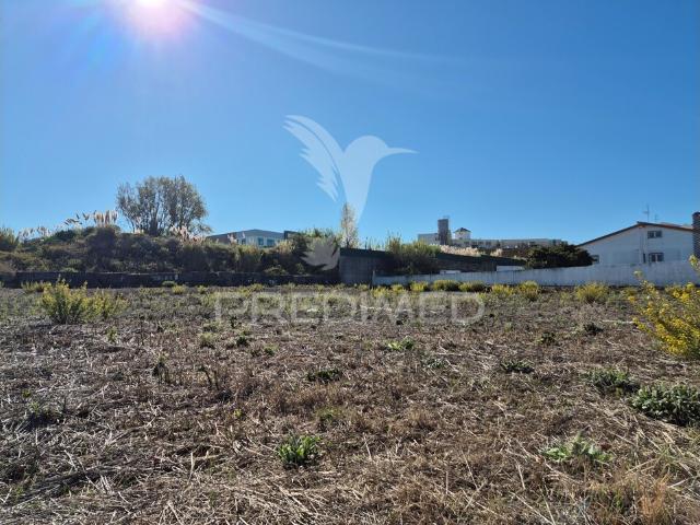 Terreno com Projeto Aprovado para Moradia T4 Próximo de Sintra