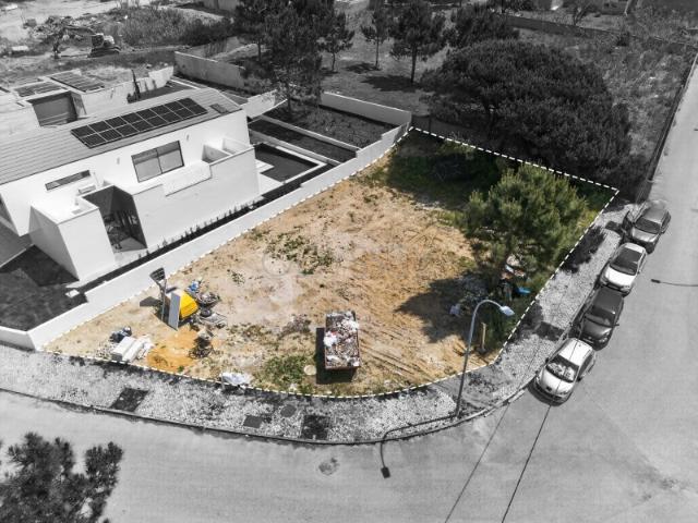 Terreno Costeiro Premium com Projeto de Arquitetura | Praia da Aguda, Sintra