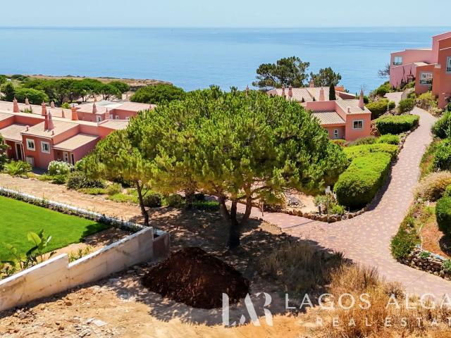 Terreno costeiro privilegiado em Lagos Luz