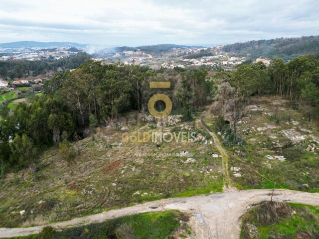 Terreno, Duas Igrejas
