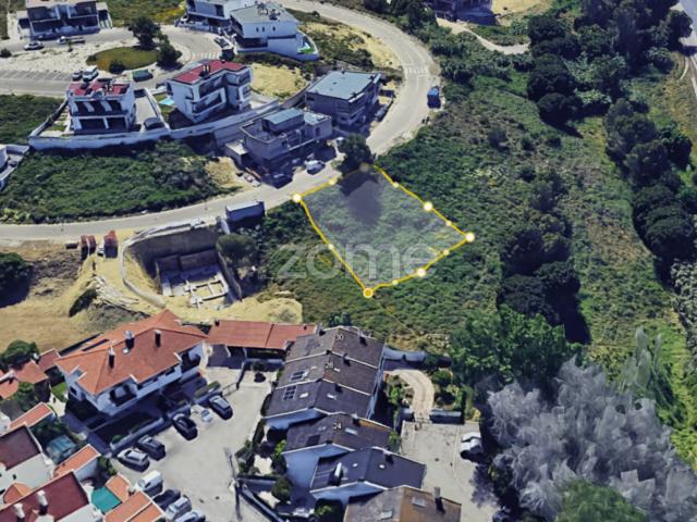 Terreno de construção com 666,40 m² localizado em Funchalinho