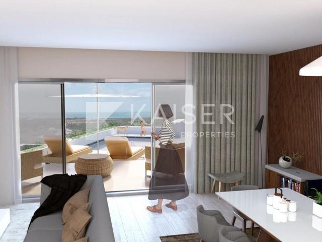 Terreno de construção com projeto para um complexo de 5 casas geminadas, cada uma com piscina privada, garagem e vista para o mar