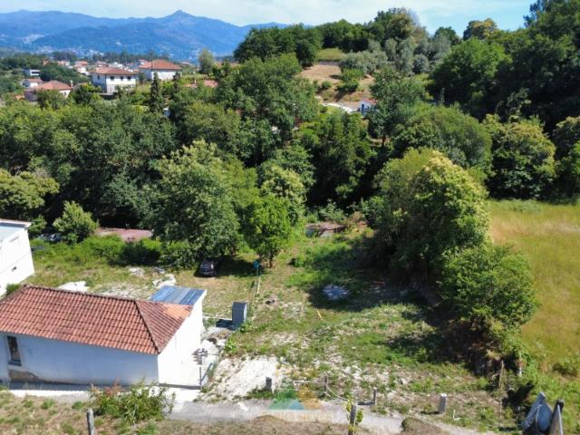 Terreno de Construção em Guilhadeses A Apenas 5 Minutos de Arcos de Valdevez