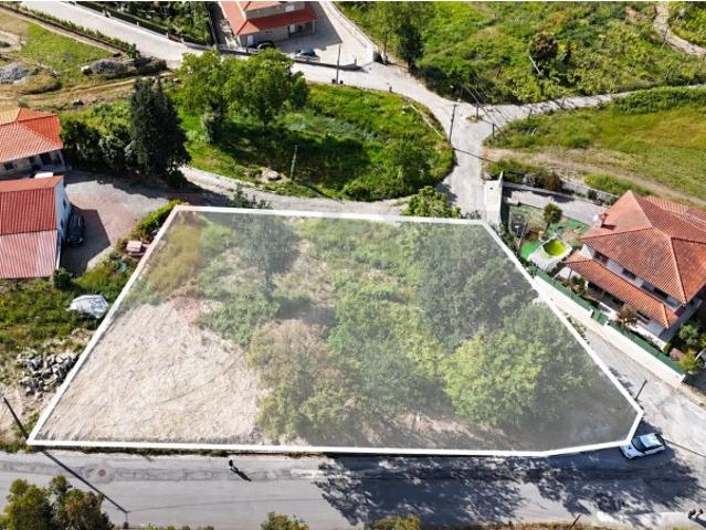 Terreno de Construção Habitacional | 1557m²