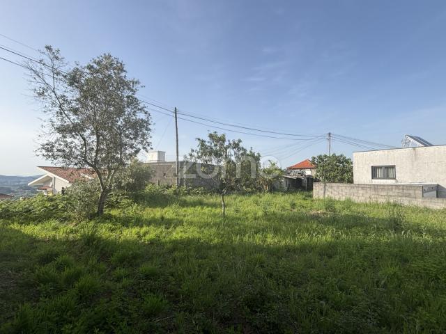 Terreno de construção localizado em Amarante